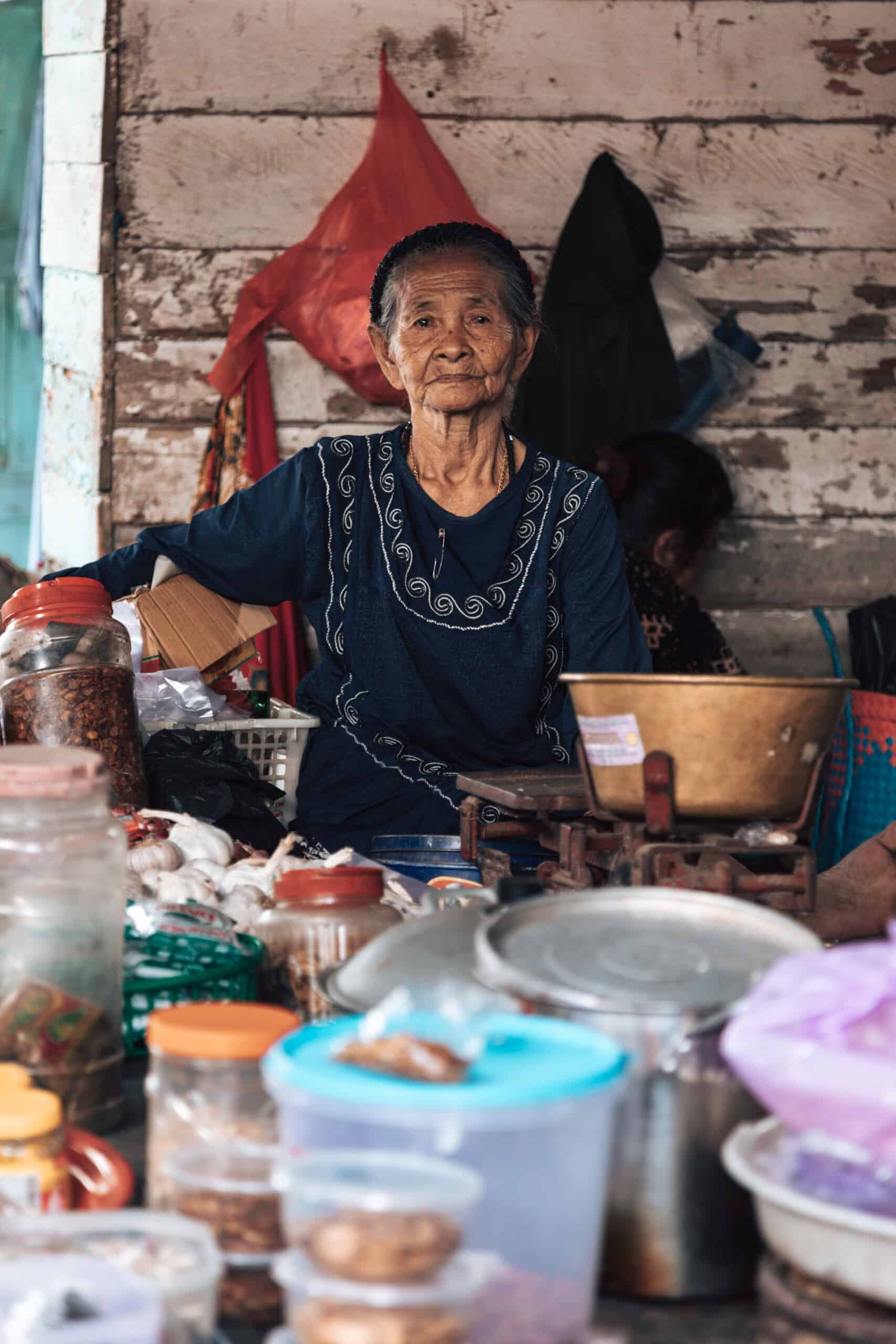 Walking tour through the streets of Kumai riverside village